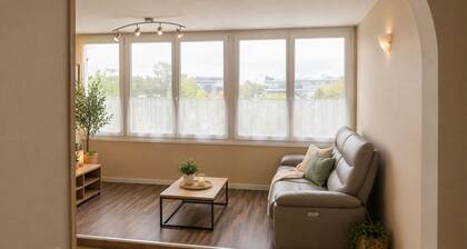 2-Bedroom Apartment Near the Shopping Center