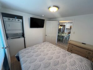 4 bedrooms, iron/ironing board, Internet - Ultimate Ocean City Getaway – 4BR and 2 Bath -Prime 40th St Location (Ocean City)
