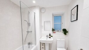 Unclassified image, 5 of 8, button - Cozy&Peaceful, Perfect for Professional Workers (NHS, Careworkers,Contractors,.) (Grimsby)