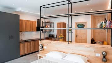 1 dormitorio, tabla de planchar con plancha, wifi y ropa de cama