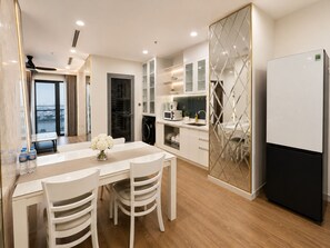 Private kitchen - Nice 3-bedroom condo with AC in vibrant Thành phố Hồ Chí Minh (Thành phố Hồ Chí Minh)