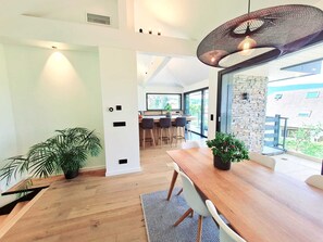 Dining - New villa with a pool, views of the lake, the castle, and the mountains—and shops within walking distance! (Menthon-Saint-Bernard)