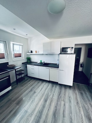 Private kitchen - Vacation Rental with a Balcony (Calden)