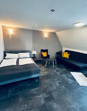Room - Vrbo Property (Calden)