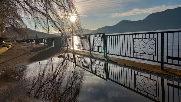 Property grounds - Mari's Home: An Elegant Apartment on Lake Maggiore (Luino)