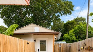 Unclassified image, 5 of 10, button - Private Cozy Studio, Free Parking,  Near Legoland (Lakeland)