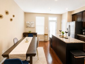 Dining - Charming 3-bedroom townhome in peaceful Aldie (Aldie)