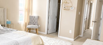 Charming 3-bedroom townhome in peaceful Aldie