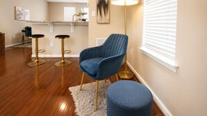 Unclassified image, 3 of 36, button - Charming 3-bedroom townhome in peaceful Aldie (Aldie)