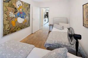 Iron/ironing board, WiFi, bed sheets