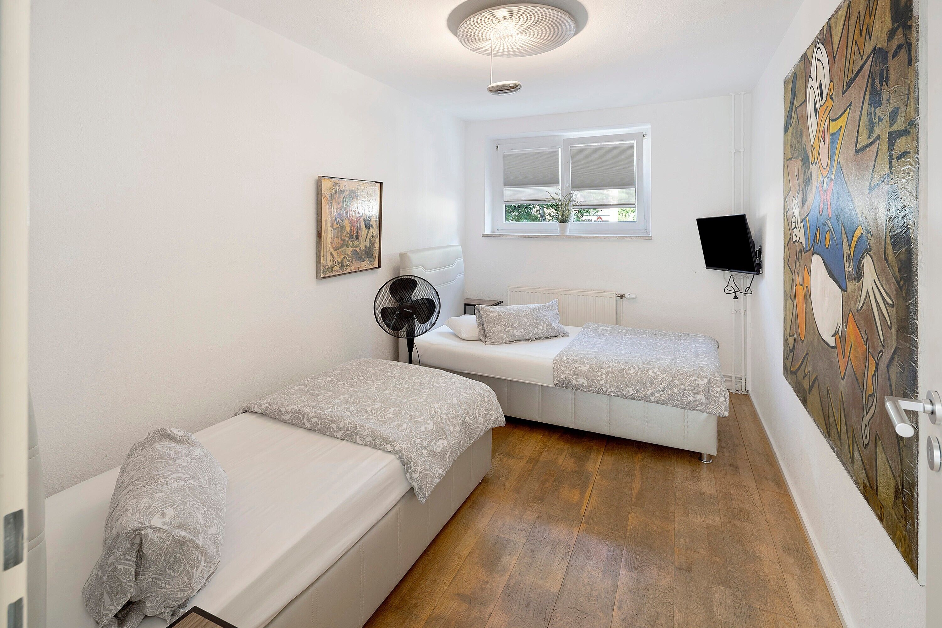 3 bedrooms, iron/ironing board, WiFi, bed sheets