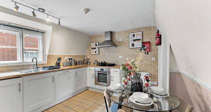 Stylish Central Winchester Abode