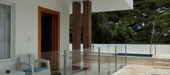    35 Min POP Airport Modern Oasis Near Beach