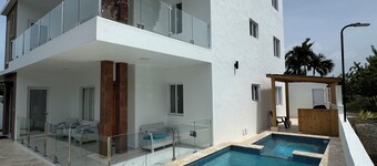    35 Min POP Airport Modern Oasis Near Beach