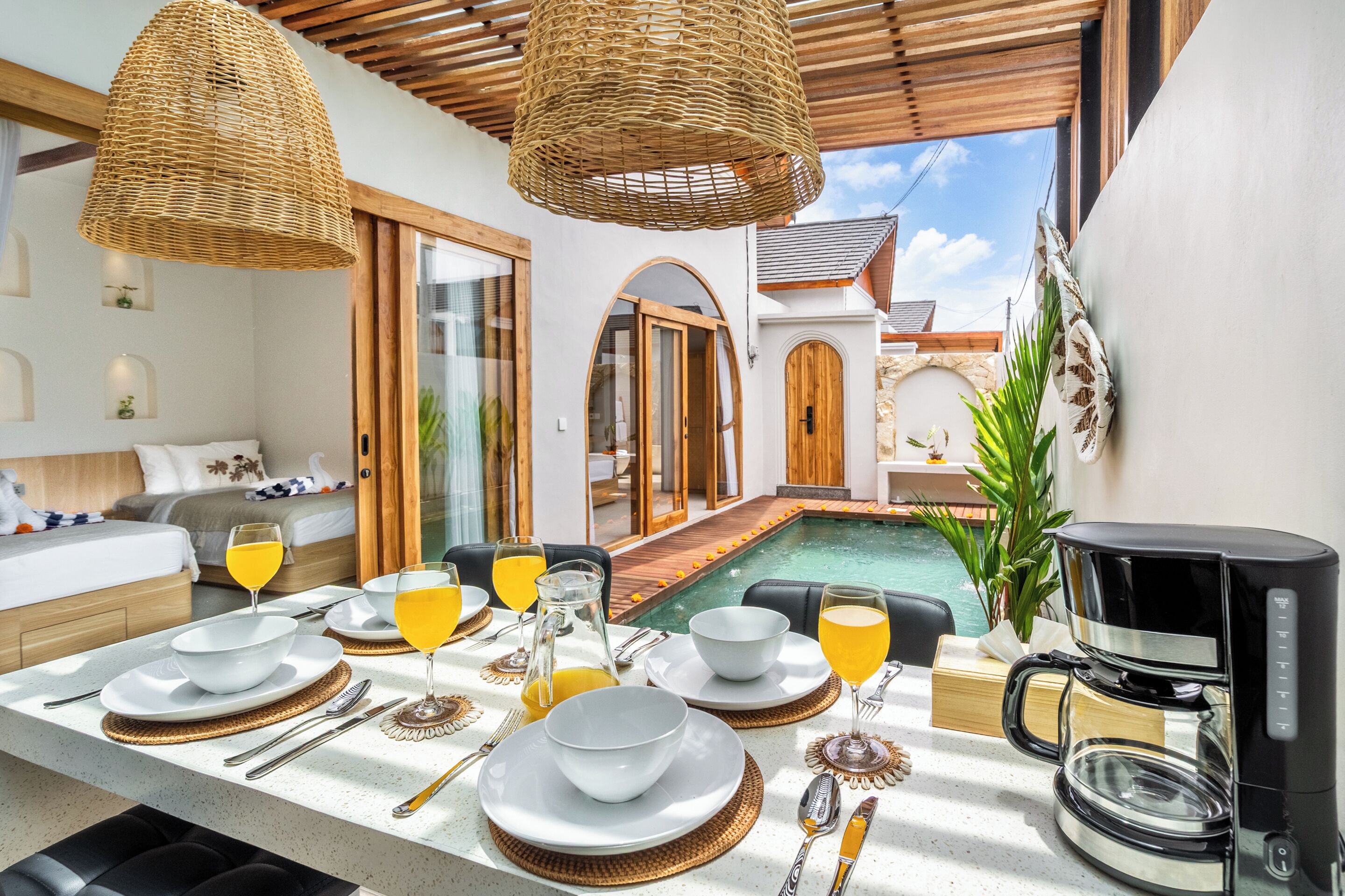 Outdoor dining