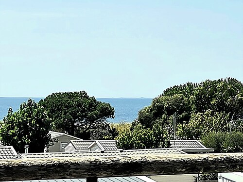 Villa Ty Killy: Exceptional Sea View, 1-Min Walk to Beach, 6–8 Guests