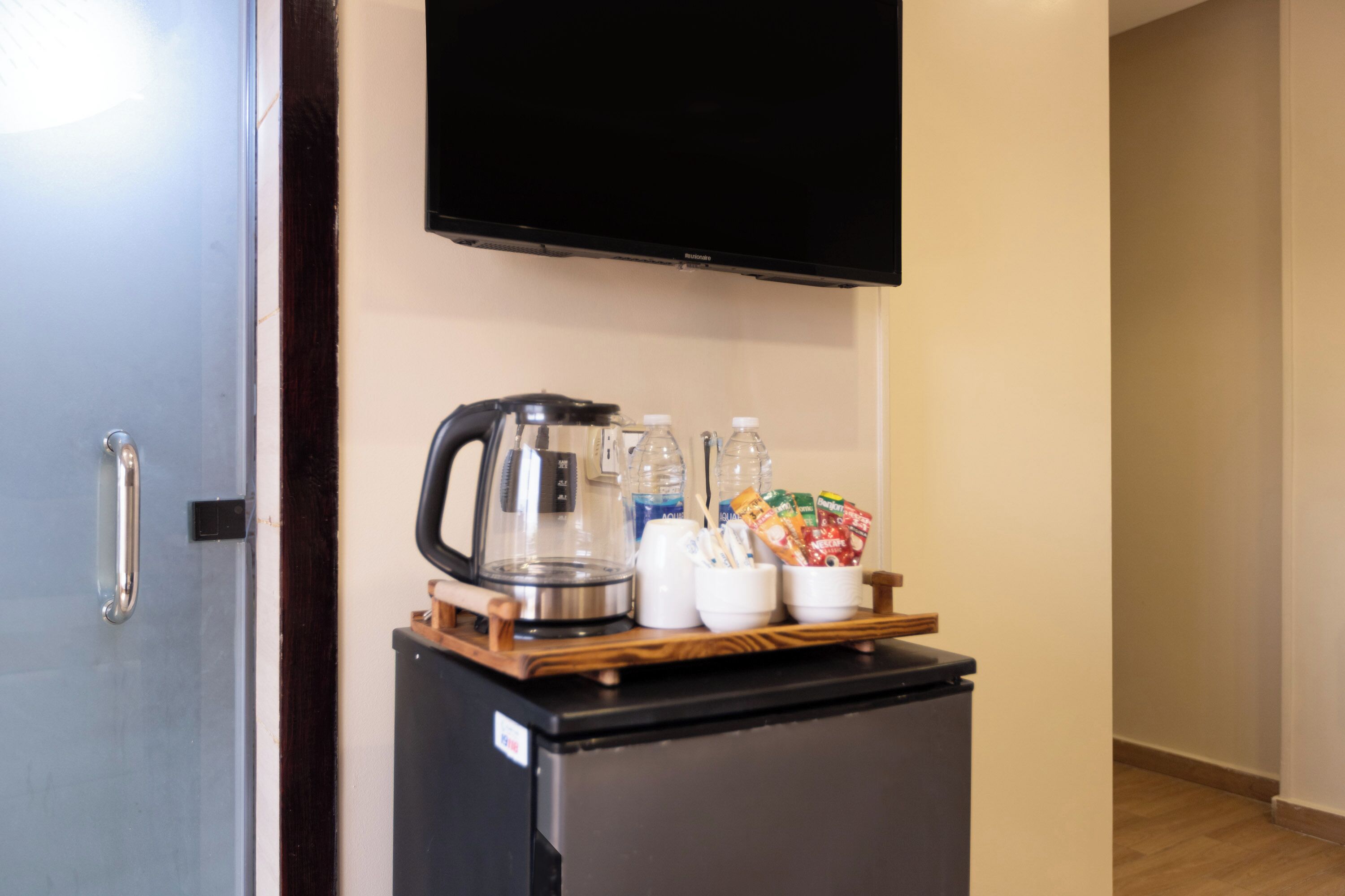 Habitación triple Confort, vista a la montaña | Minibar