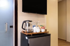 Comfort Triple Room, Mountain View | Minibar - Premium Pyramids Palace INN (Giza)