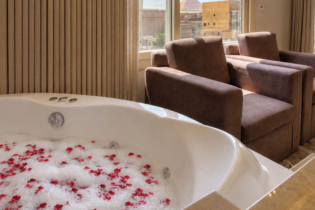 Luxury Double Room, Hot Tub, Mountain View | Private spa tub