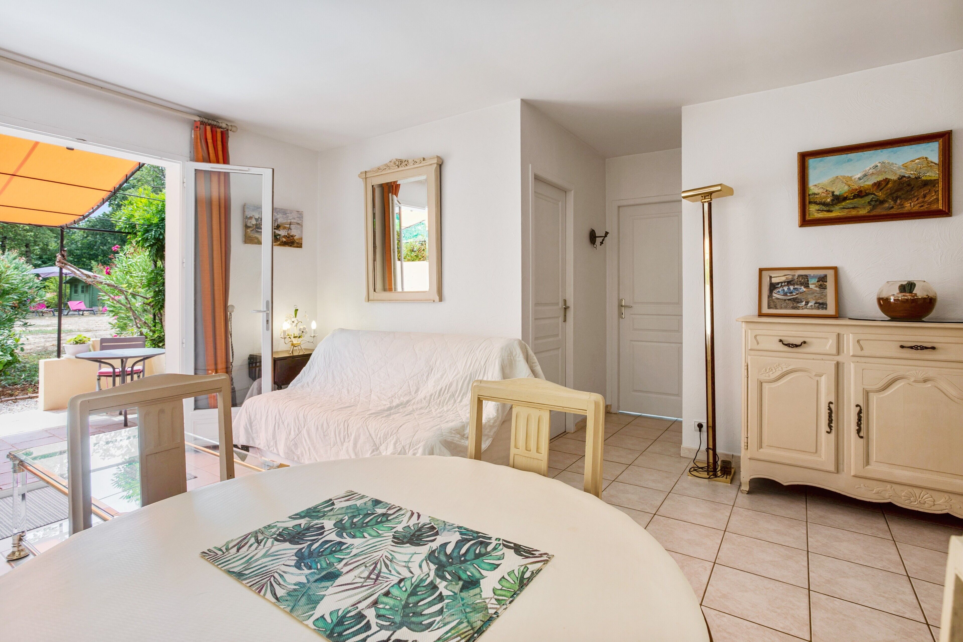 1 quarto, ferros/tábuas de passar roupa, Wi-Fi, roupa de cama