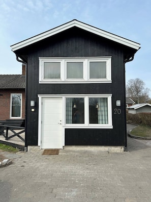 Apartment, 2 Bedrooms | Exterior detail