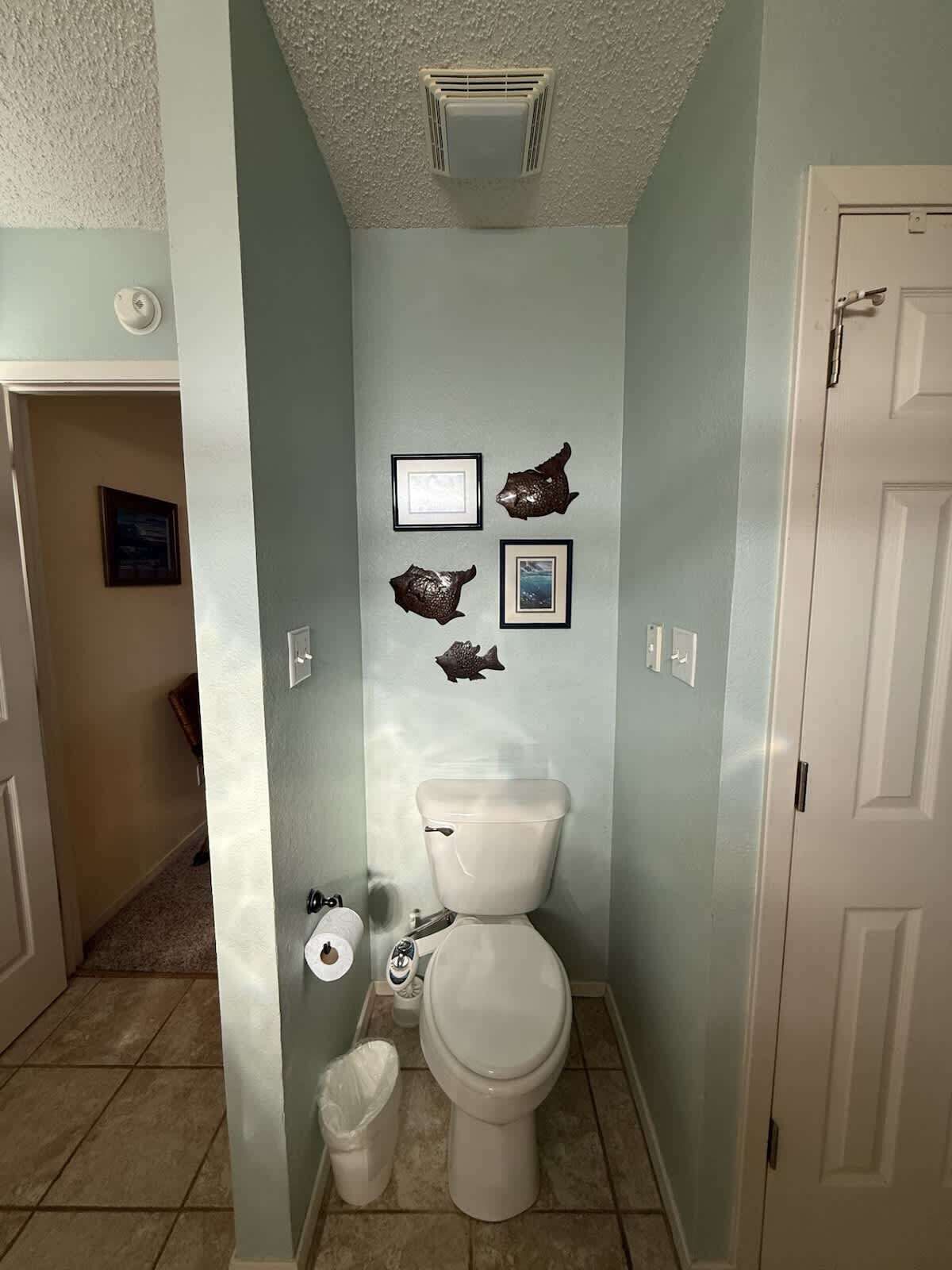 Shower, hair dryer, towels, shampoo