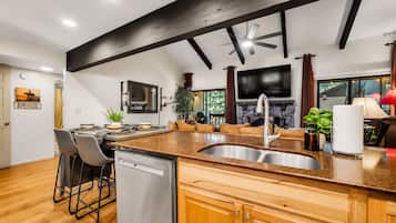 Condo, Multiple Beds, Garden View (64A Pinetop/Lakeside) | Interior