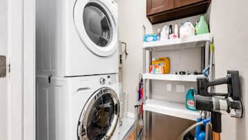 Condo, Multiple Beds, Garden View (Southern #1083 Mesa) | Laundry