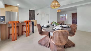 House, Multiple Beds, Pool View (Captain Dreyfus Phoenix) | In-room dining