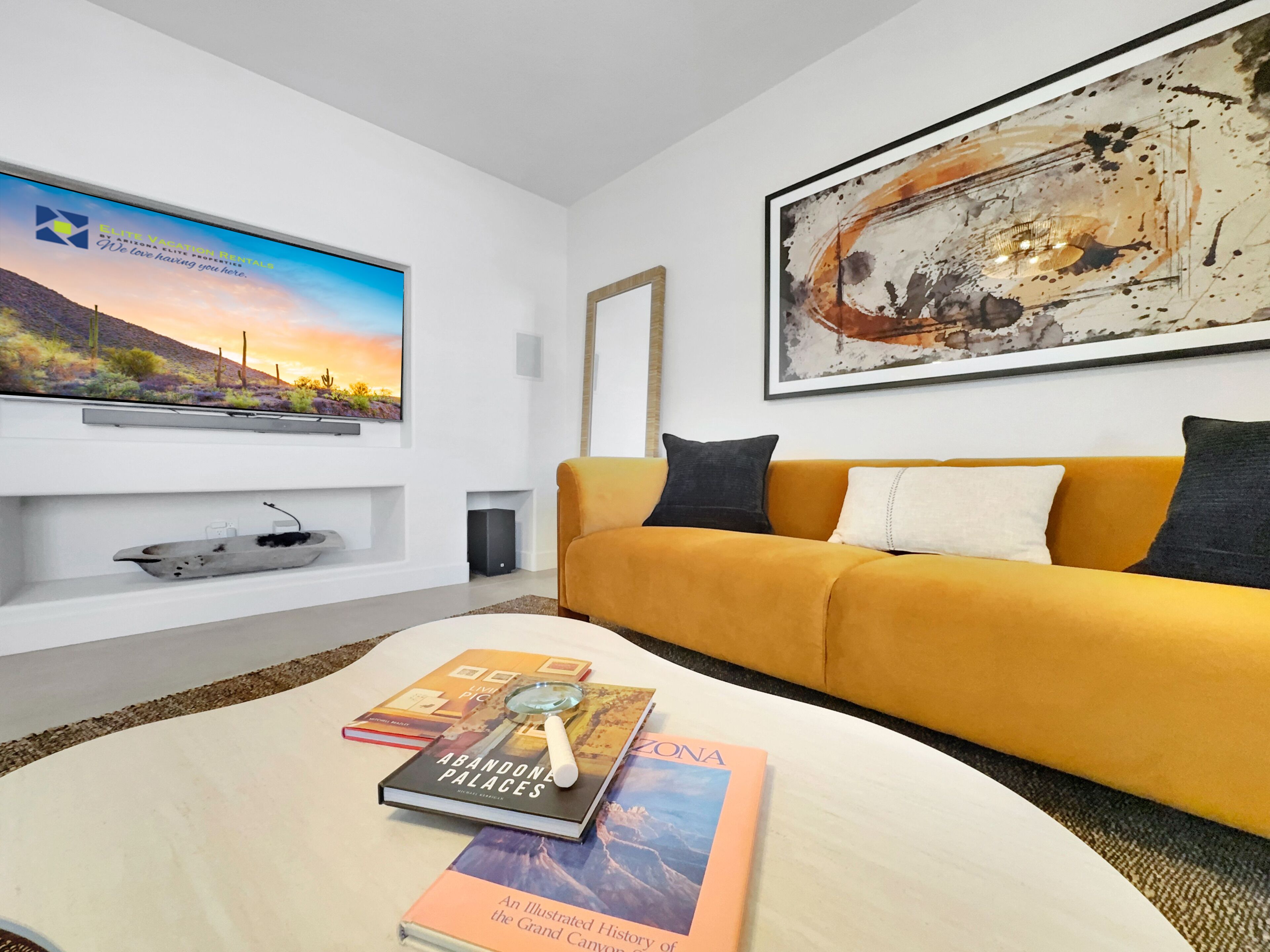 House, Multiple Beds, Pool View (Captain Dreyfus Phoenix) | Living area