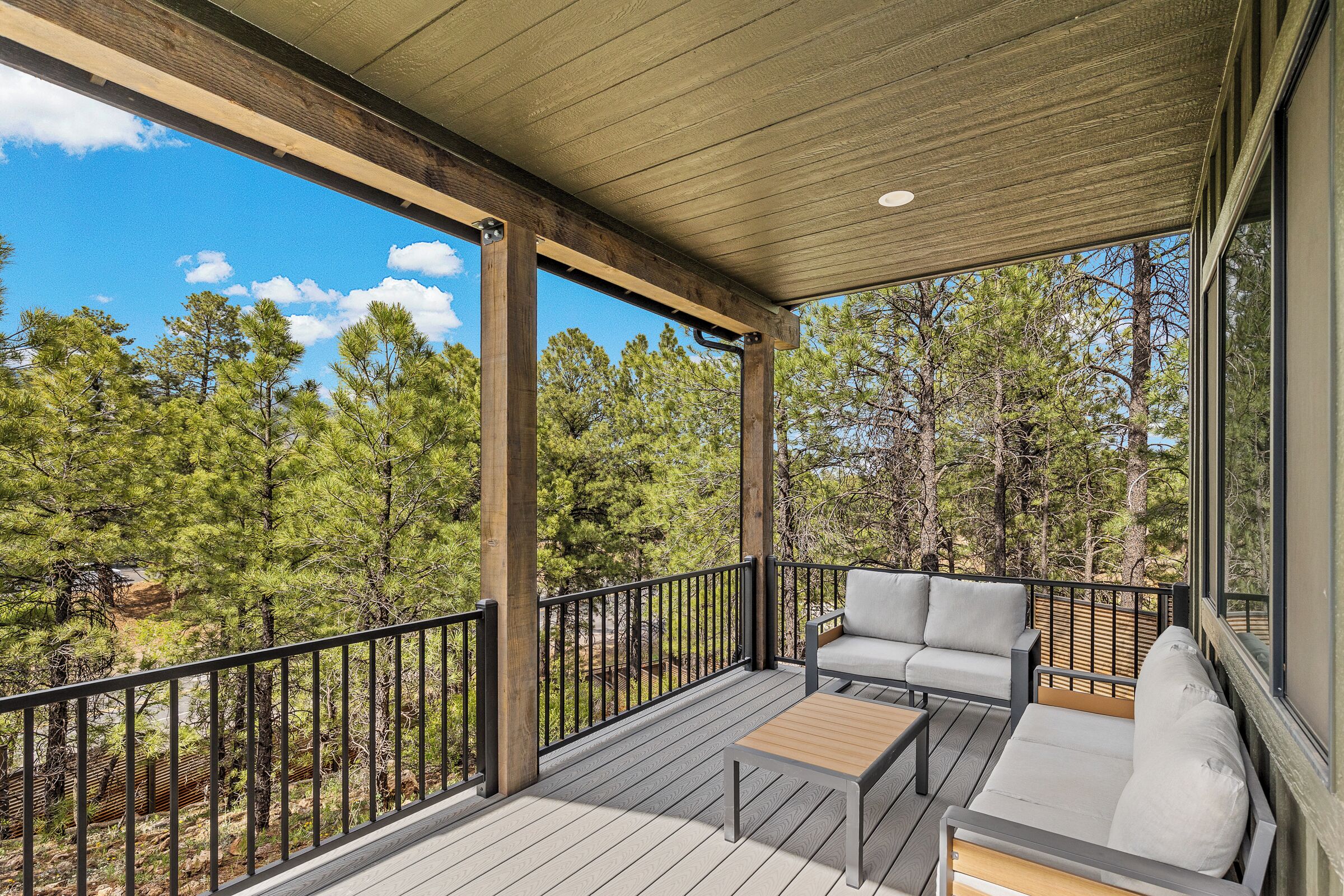 House, Multiple Beds, Garden View (Valerian Flagstaff) | Balcony view