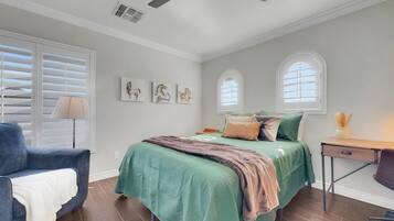 House, Multiple Beds, Pool View (Magic of Maricopa) | 5 bedrooms, individually decorated, individually furnished, bed sheets
