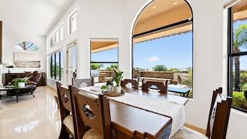 House, Multiple Beds, Garden View (Trailridge Mesa) | In-room dining