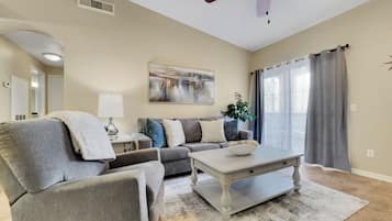 Condo, Multiple Beds, Garden View (Southern #2059 Mesa) | Living area