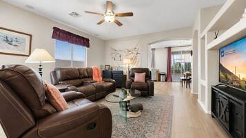 House, Multiple Beds, Pool Access, Pool View (Hacienda La Noria Gold Canyon) | Living area