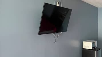 Single Room, 2 Queen Beds, Non Smoking, Microwave | Interior