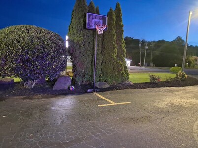 RED ROSE INN MOTEL
