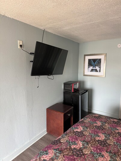 RED ROSE INN MOTEL