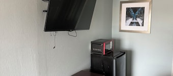 RED ROSE INN MOTEL