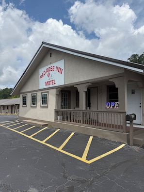Exterior - RED ROSE INN MOTEL (Bremen)