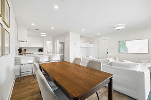Dining - Central Seagrove Condo, 3-Minute Walk to the Beach, Two Pools, Tennis/Pickleball (Santa Rosa Beach)