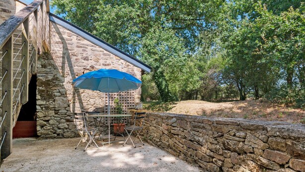 Outdoor dining - Holiday Home 'Folperdrix' with Private Terrace and Garden (Surzur)