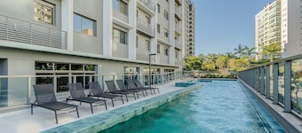Apt W/heated Floor in Condo W/pool Mcp1004