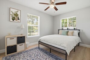 Room - Stay at The Grove - Near Lackland AFB & Sea World (San Antonio)