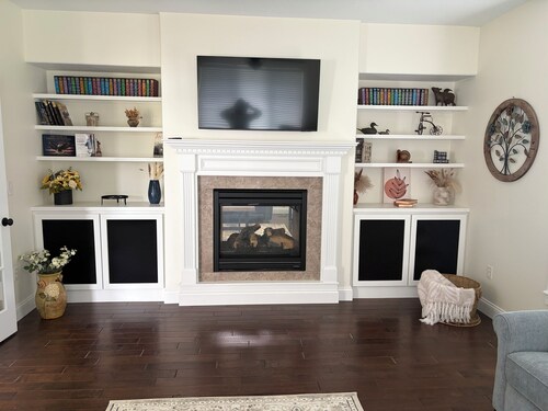 Beautiful 4-Bedroom Modern Farmhouse located outside of Saint Joseph, IL