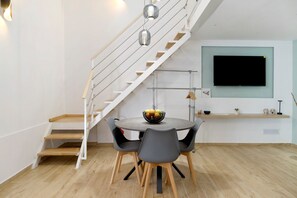 Dining - Apartment 'Giusicily Home' with Wi-Fi and Air Conditioning (Catania)