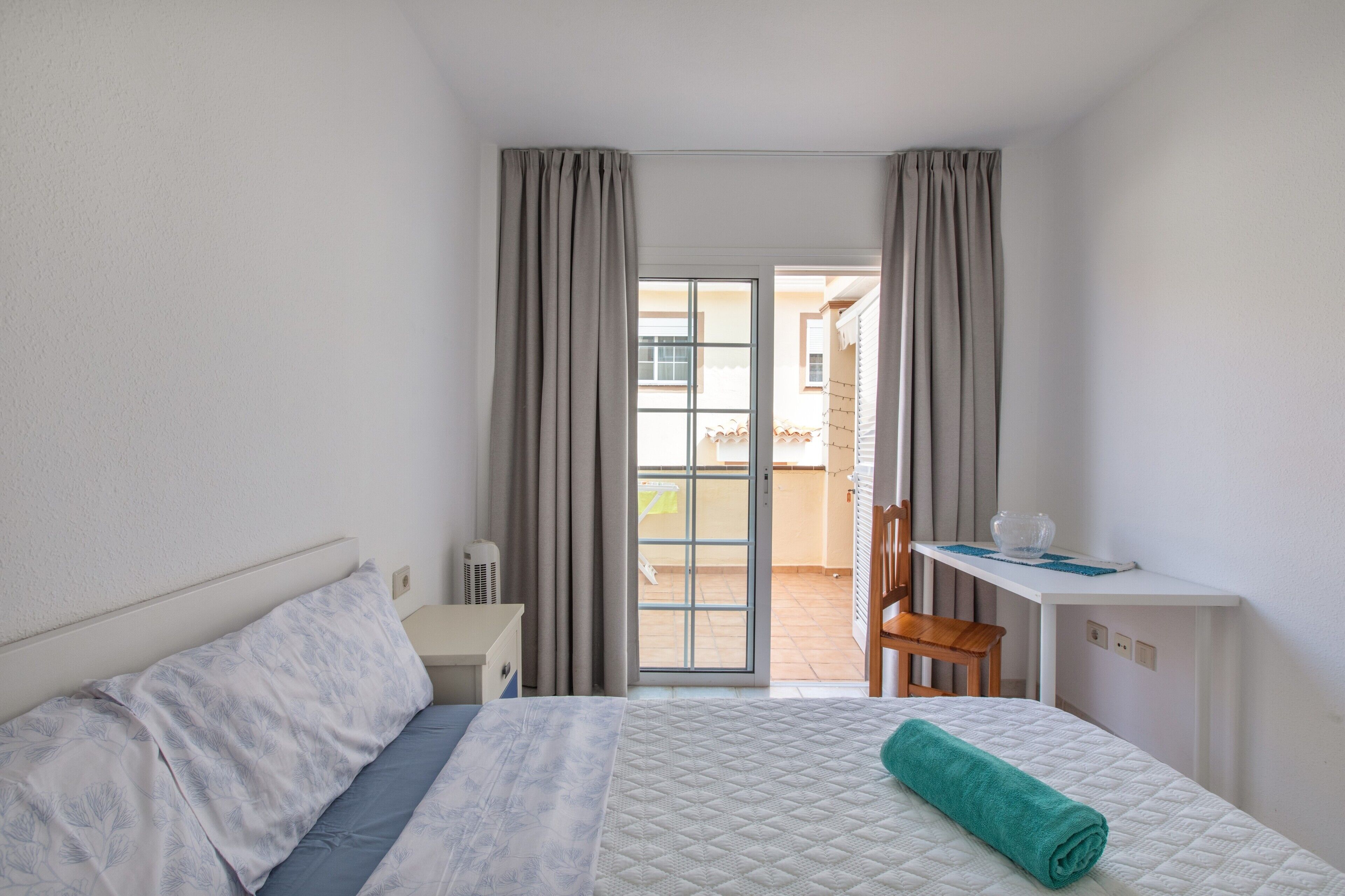 1 chambre, fer et planche à repasser, Wi-Fi, draps fournis