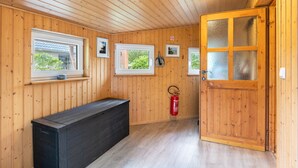 Interior - Holiday Home 'Rotes Haus' with Private Terrace, Garden and Wi-Fi (Ummanz)