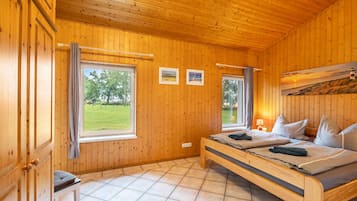 2 bedrooms, WiFi, bed sheets