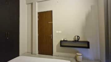 Deluxe Double Room, Balcony, Sea View | Desk, laptop workspace, WiFi (free)